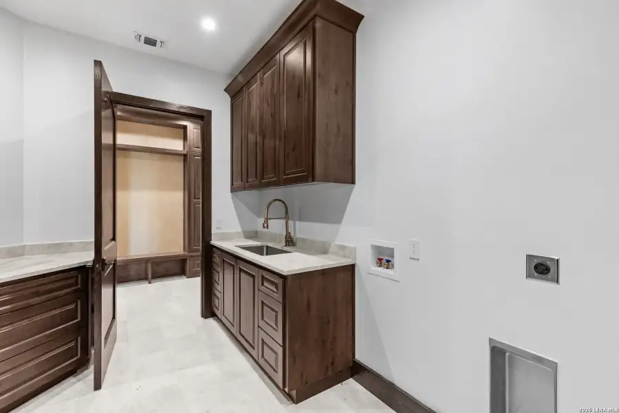 Furnished interior view inside a new home in , Fredericksburg (Image 15).