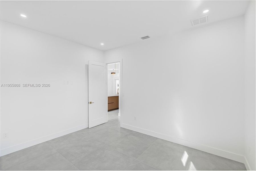 Spacious, unfurnished interior of a new home in , Cape Coral (Image 19). Spacious, unfurnished interior of a new home in , Cape Coral (Image 19).