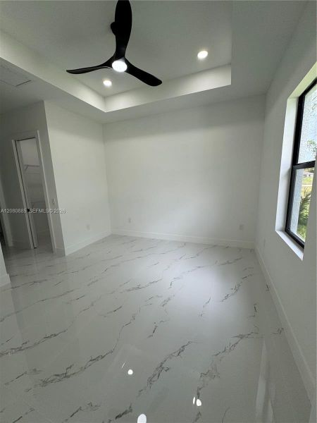 Spacious, unfurnished interior of a new home in , Lehigh Acres (Image 16).
