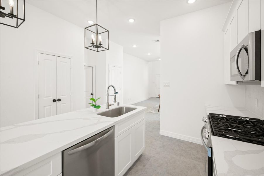 Furnished interior view inside a new home in , Missouri City (Image 7).