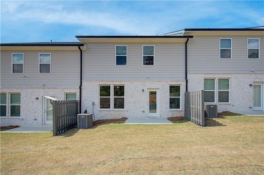 Exterior details and patio area of a home in Diamante, Stockbridge (Image 3).