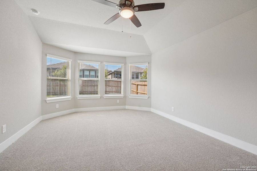 Spacious, unfurnished interior of a new home in Comanche Ridge, San Antonio (Image 29).