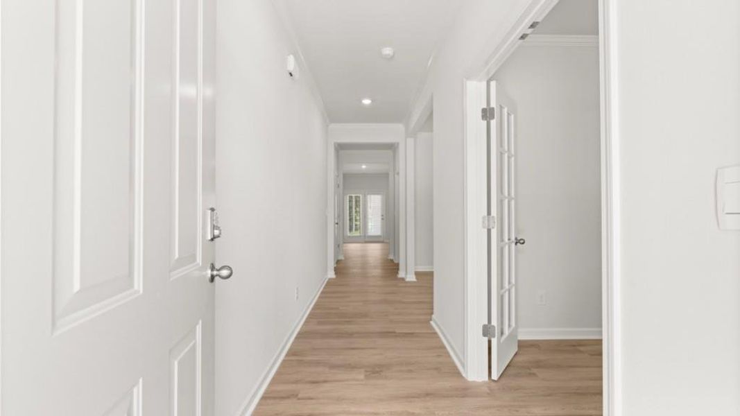 Spacious, unfurnished interior of a new home in Northwoods at Mirror Lake, Villa Rica (Image 19).