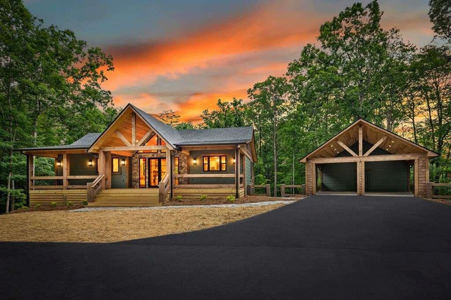 Community amenities in , McCaysville (Image 53).