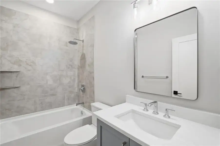 Furnished interior view inside a new home in , Roswell (Image 53).