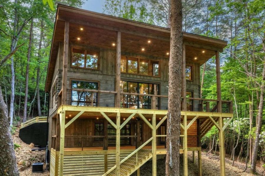 Exterior details and patio area of a home in , Blue Ridge (Image 3).