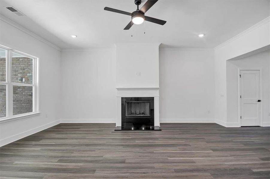 Spacious, unfurnished interior of a new home in Tuscany Hills, Douglasville (Image 25).
