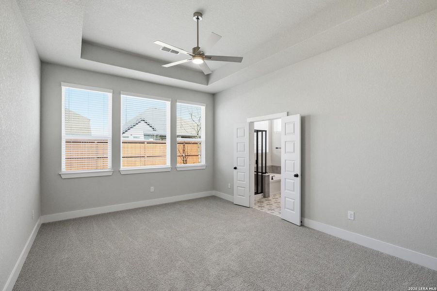 Spacious, unfurnished interior of a new home in Stillwater Ranch, San Antonio (Image 31).