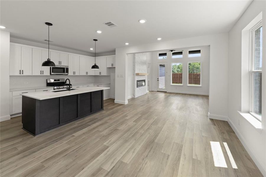 04. 2252 Aspen Chase - Dining (2) 04. 2252 Aspen Chase - Dining (2)