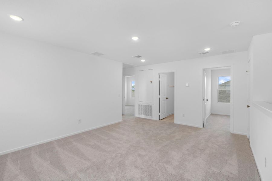 Spacious, unfurnished interior of a new home in Stokesbury, Waller (Image 8). Spacious, unfurnished interior of a new home in Stokesbury, Waller (Image 8).