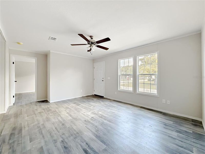 Spacious, unfurnished interior of a new home in , Orlando (Image 17).