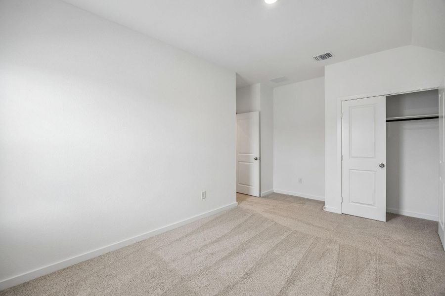 Spacious, unfurnished interior of a new home in Windcress, Cove (Image 24).
