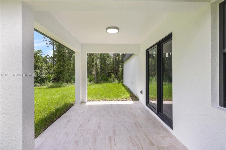 Spacious, unfurnished interior of a new home in , Lehigh Acres (Image 16).