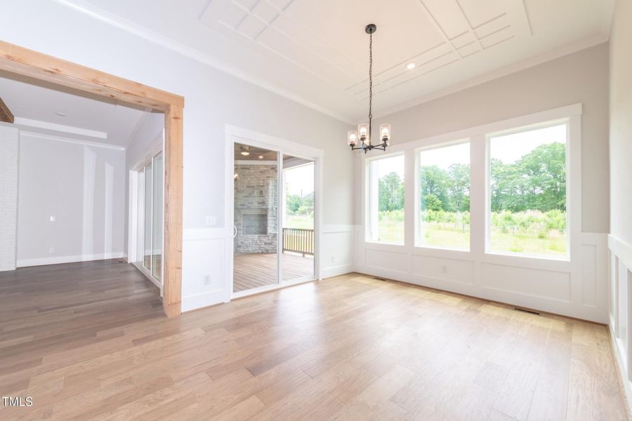 RGA-0379-00_Ballentine C_Dining (2)_Dree