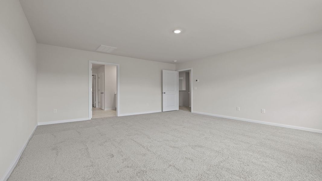 Spacious, unfurnished interior of a new home in Cascade Point, Seneca (Image 26).