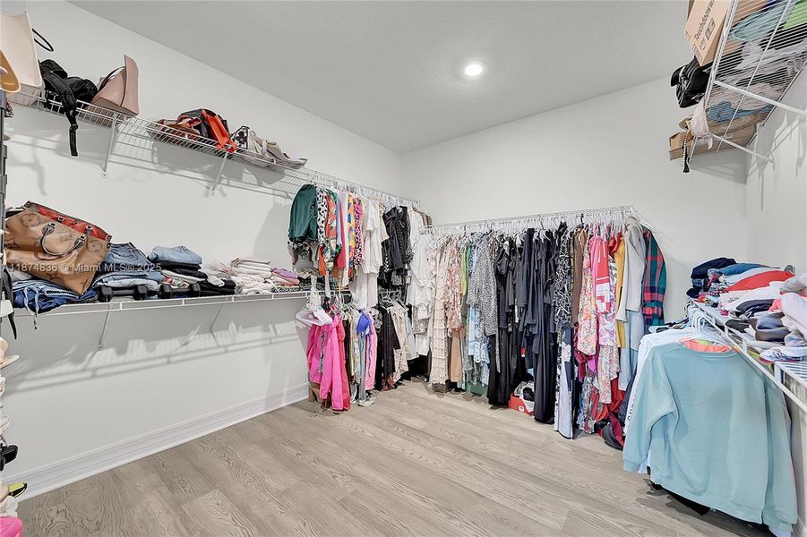 Image 26 of a home in Oak Tree.