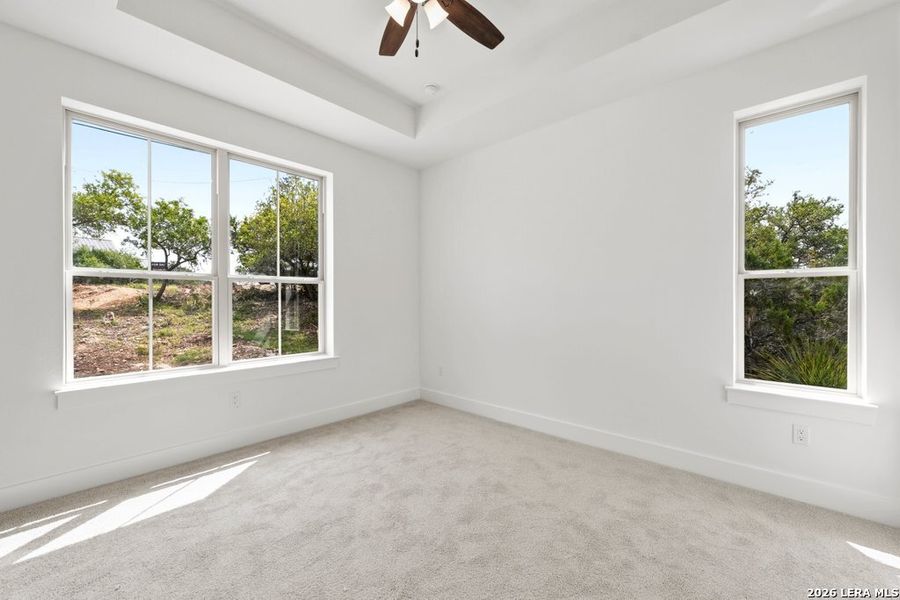 Spacious, unfurnished interior of a new home in , Canyon Lake (Image 22).
