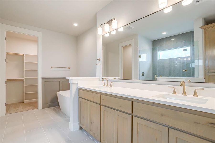 Furnished interior view inside a new home in Peaks at Lone Elm, Waxahachie (Image 11).