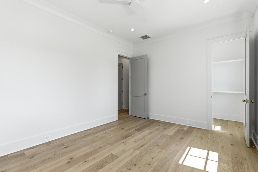 Spacious, unfurnished interior of a new home in , Mount Pleasant (Image 58).