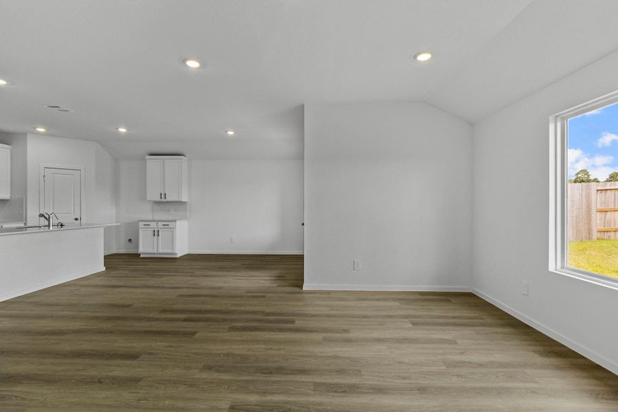 Spacious, unfurnished interior of a new home in Maple Woods, Hockley (Image 23). Spacious, unfurnished interior of a new home in Maple Woods, Hockley (Image 23).
