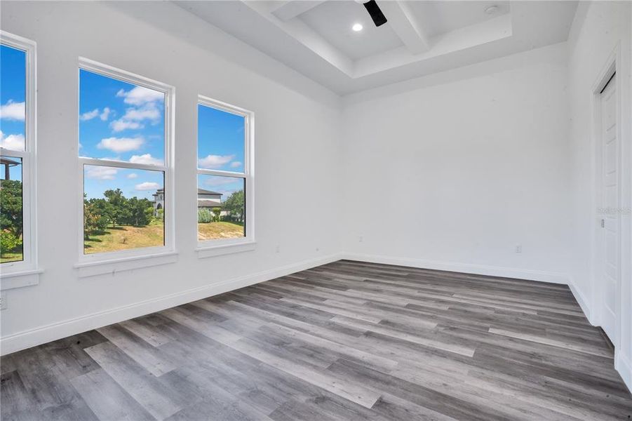 Spacious, unfurnished interior of a new home in , Lake Alfred (Image 29).