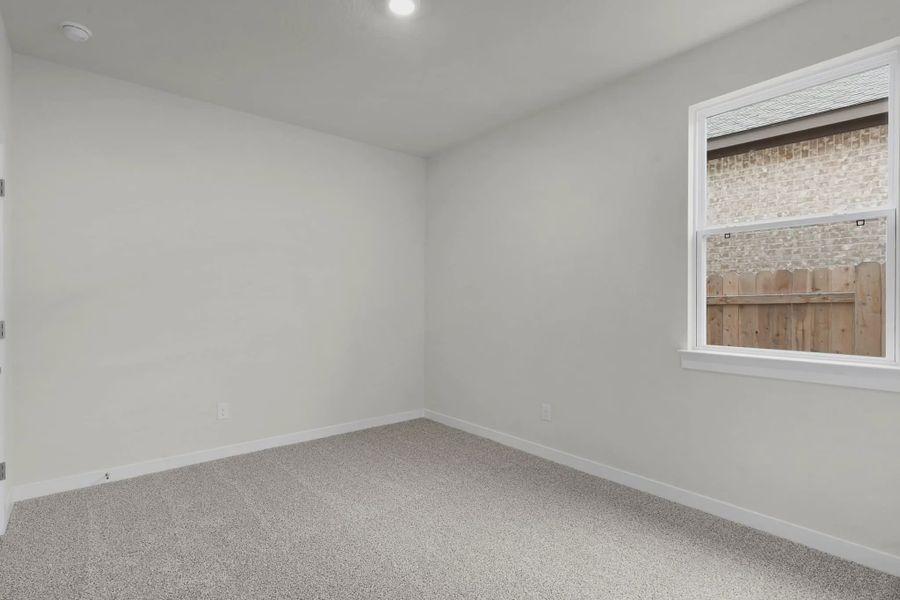 Spacious, unfurnished interior of a new home in Nolina, Georgetown (Image 17).