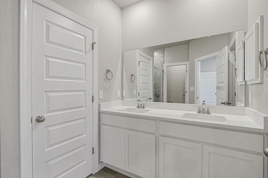 Furnished interior view inside a new home in Paseos Del Este, Horizon City (Image 13).