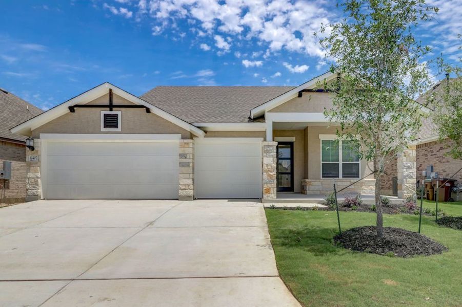 Image 14 representing the The Fairlane by David Weekley Homes in Davis Ranch 60', San Antonio, TX. Image 14 representing the The Fairlane by David Weekley Homes in Davis Ranch 60', San Antonio, TX.