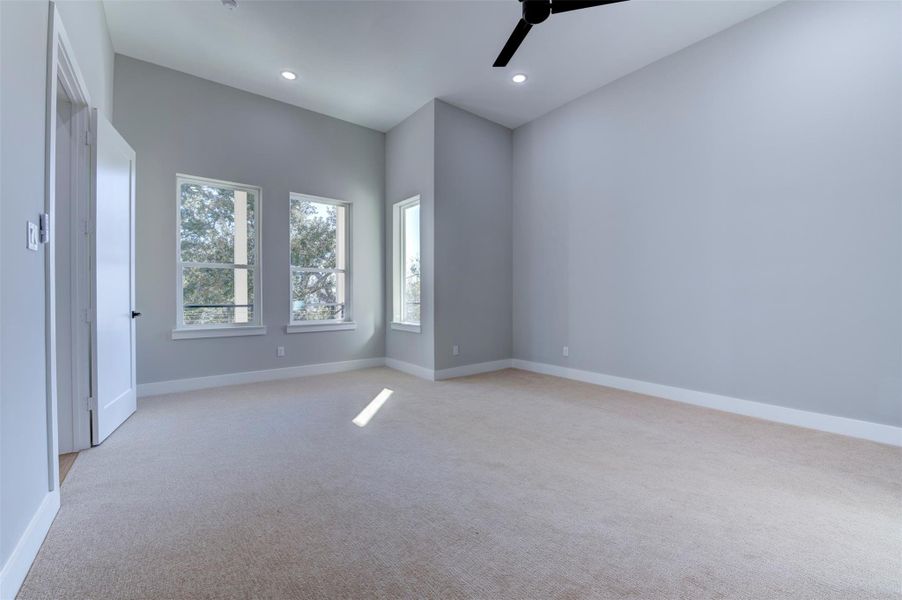 Spacious, unfurnished interior of a new home in , Seabrook (Image 30).