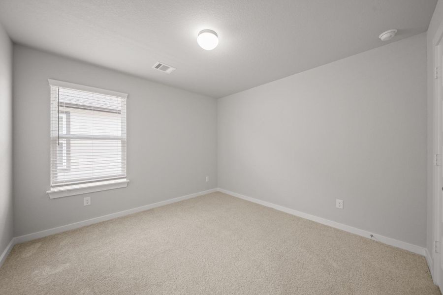 Spacious, unfurnished interior of a new home in Morton Creek Ranch, Katy (Image 22).