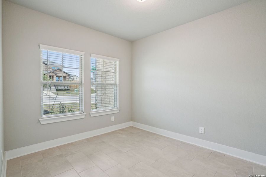 Spacious, unfurnished interior of a new home in Lark Canyon, New Braunfels (Image 40).