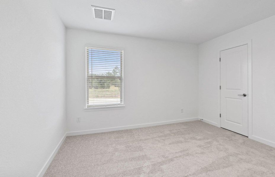 Spacious, unfurnished interior of a new home in Wolf Ranch, Georgetown (Image 21).