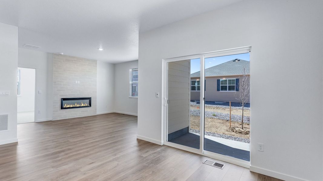 Spacious, unfurnished interior of a new home in Lakeside Canyon, Mead (Image 15). Spacious, unfurnished interior of a new home in Lakeside Canyon, Mead (Image 15).