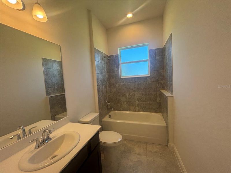 Furnished interior view inside a new home in , Lady Lake (Image 12).