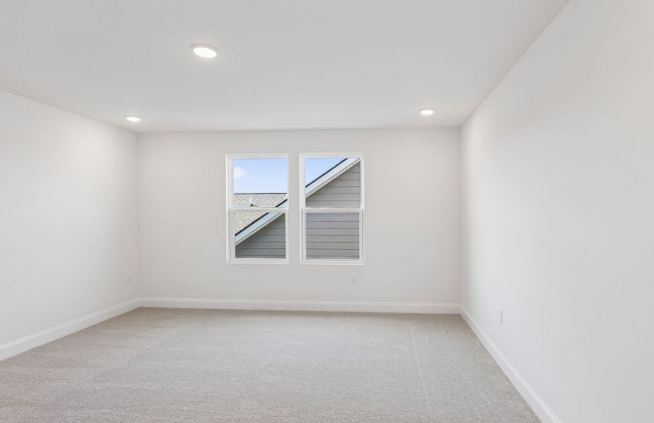 Spacious, unfurnished interior of a new home in Del Webb Southern Harmony, Murfreesboro (Image 21).