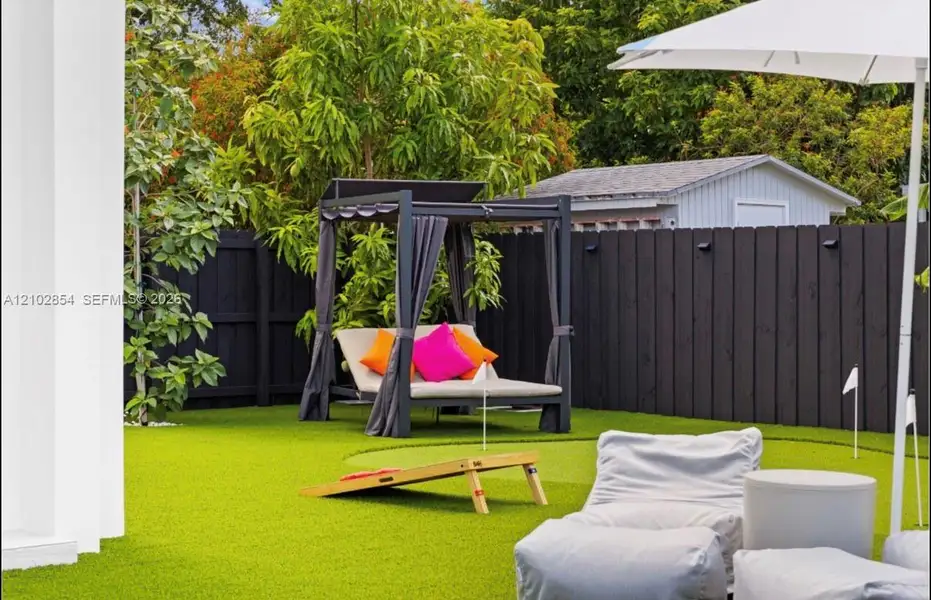 Exterior details and patio area of a home in , Miami (Image 36).