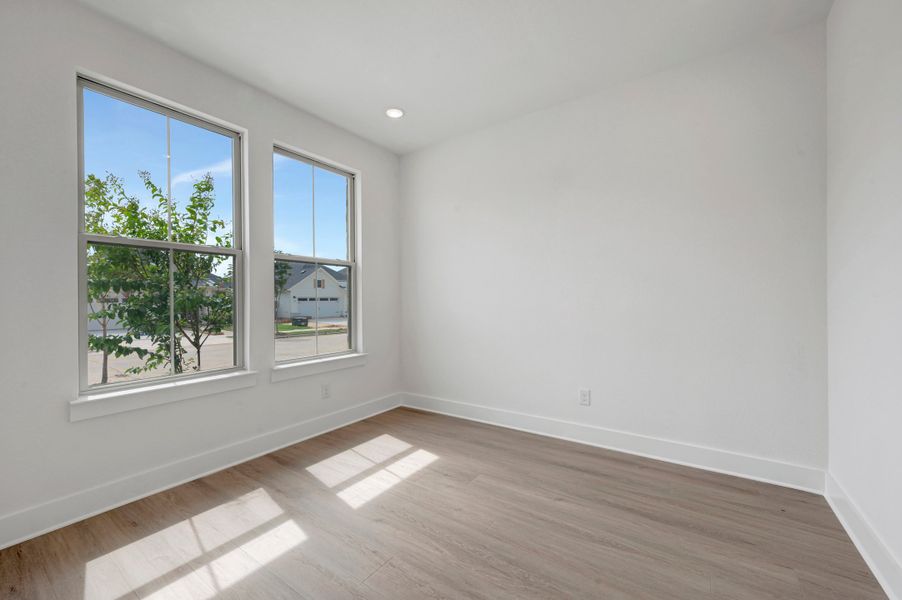 Spacious, unfurnished interior of a new home in Treeline, Justin (Image 15).