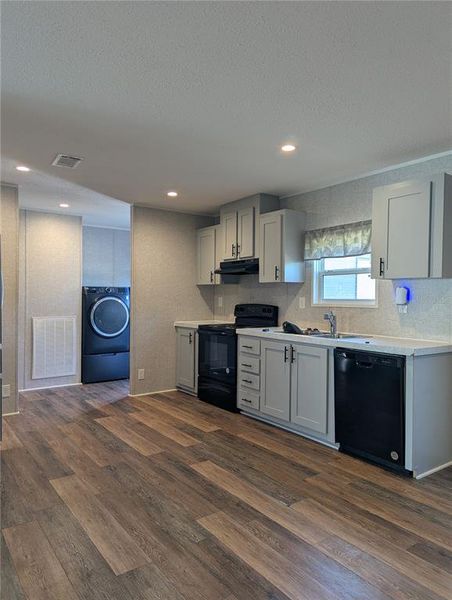 Furnished interior view inside a new home in , Lake Wales (Image 4).