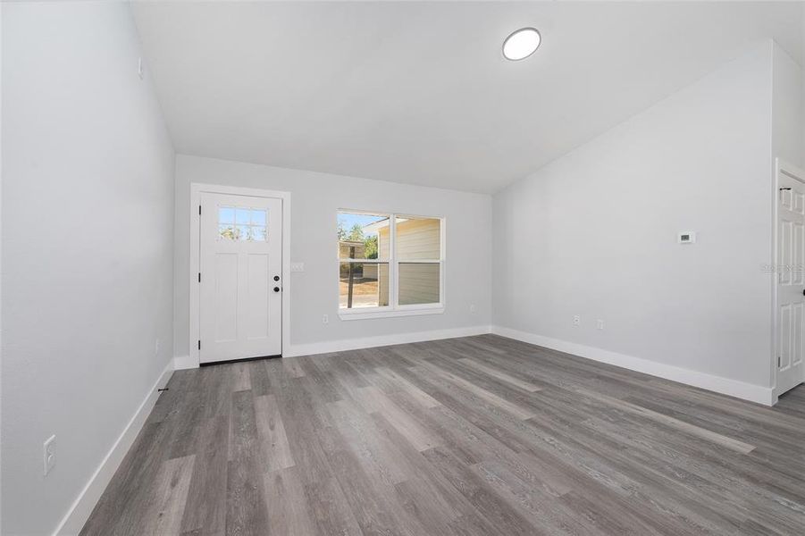 Spacious, unfurnished interior of a new home in , Dunnellon (Image 33).