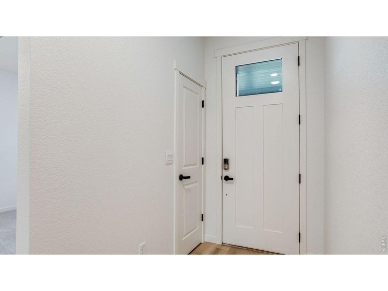 Spacious, unfurnished interior of a new home in Hansen Farm, Fort Collins (Image 21).