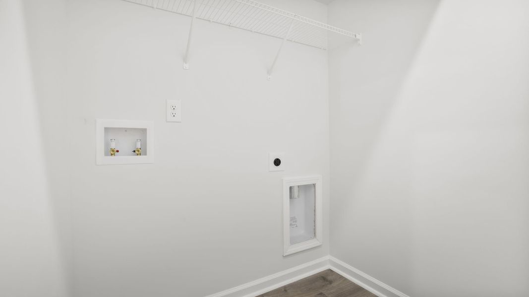 Spacious, unfurnished interior of a new home in Foxbank, Gray Court (Image 32).