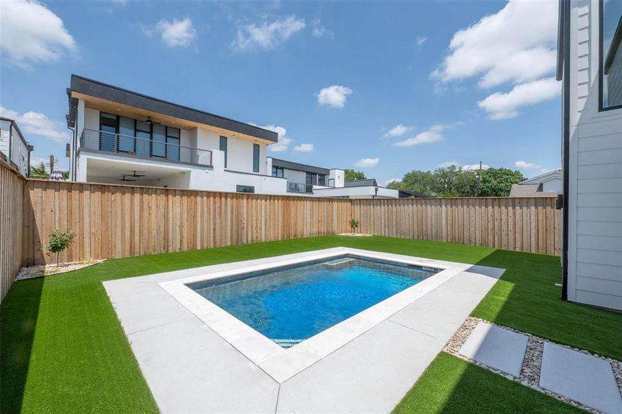 Exterior details and patio area of a home in , Dallas (Image 23).
