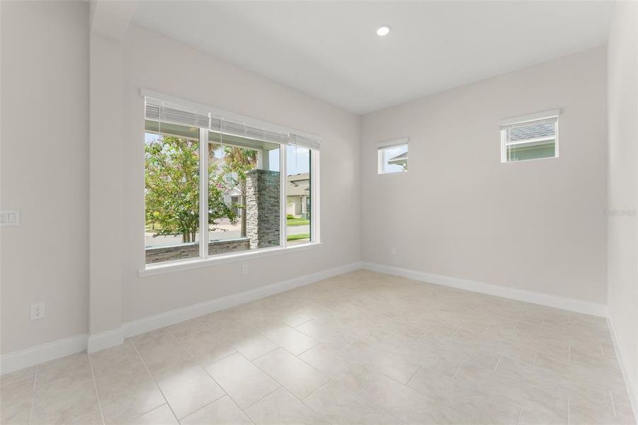 Spacious, unfurnished interior of a new home in , Orlando (Image 19).