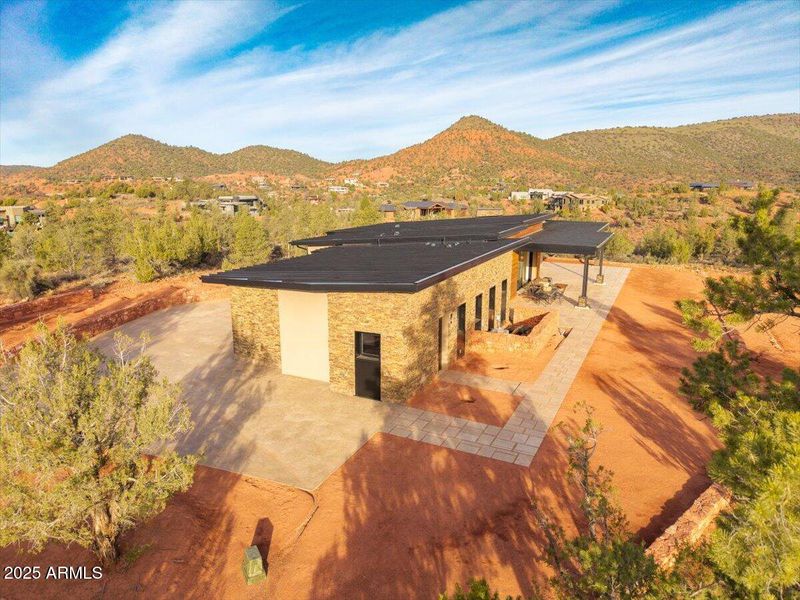 17-10 Amber Cliffs Way-DJI_2025122209033