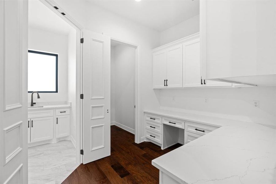 Unfurnished office with a sink Unfurnished office with a sink