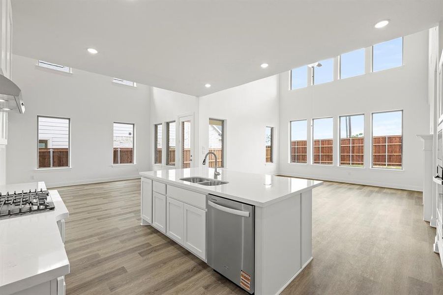 13. 616 Carlow - Kitchen (4)