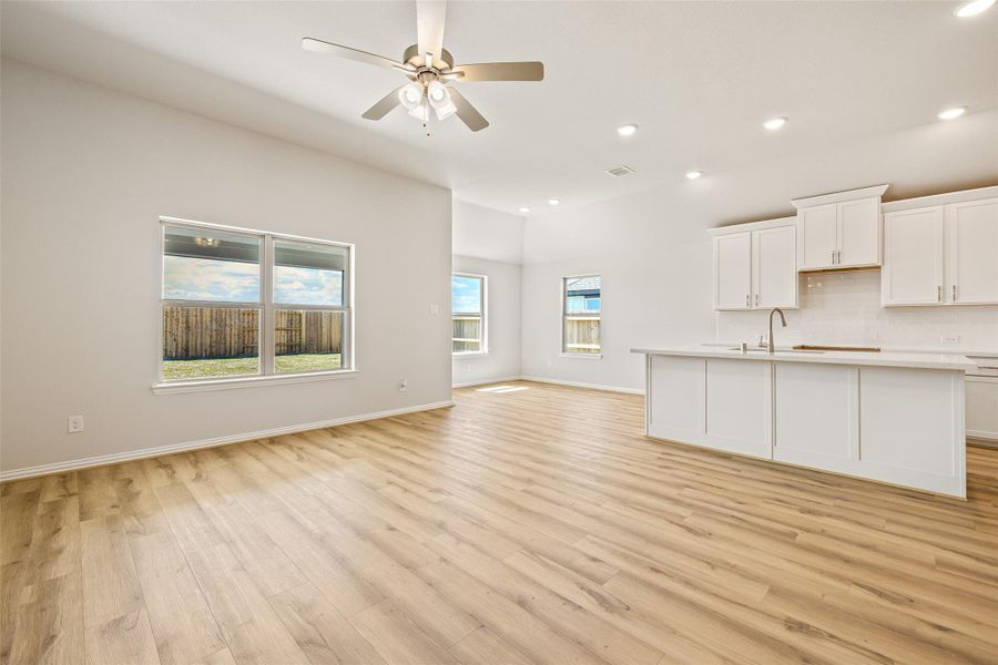 Spacious, unfurnished interior of a new home in River Ranch, Dayton (Image 35).