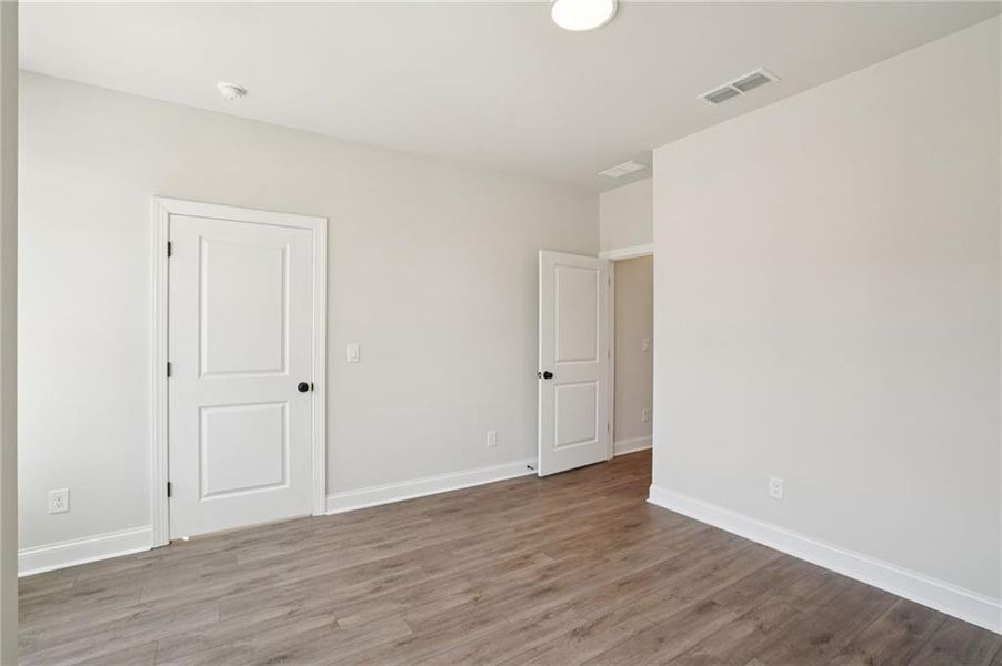 Spacious, unfurnished interior of a new home in Waterside Townhomes, Peachtree Corners (Image 40).