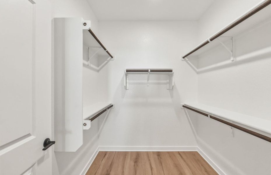 Spacious, unfurnished interior of a new home in Sun City Texas, Georgetown (Image 34).