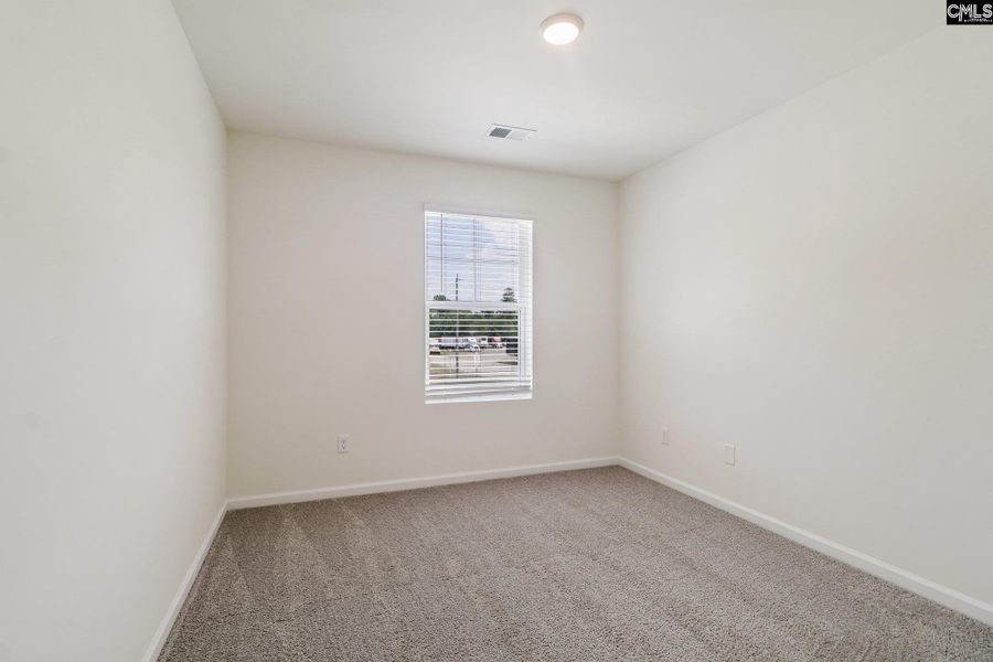 Spacious, unfurnished interior of a new home in Peachtree Hills, Lexington (Image 21).